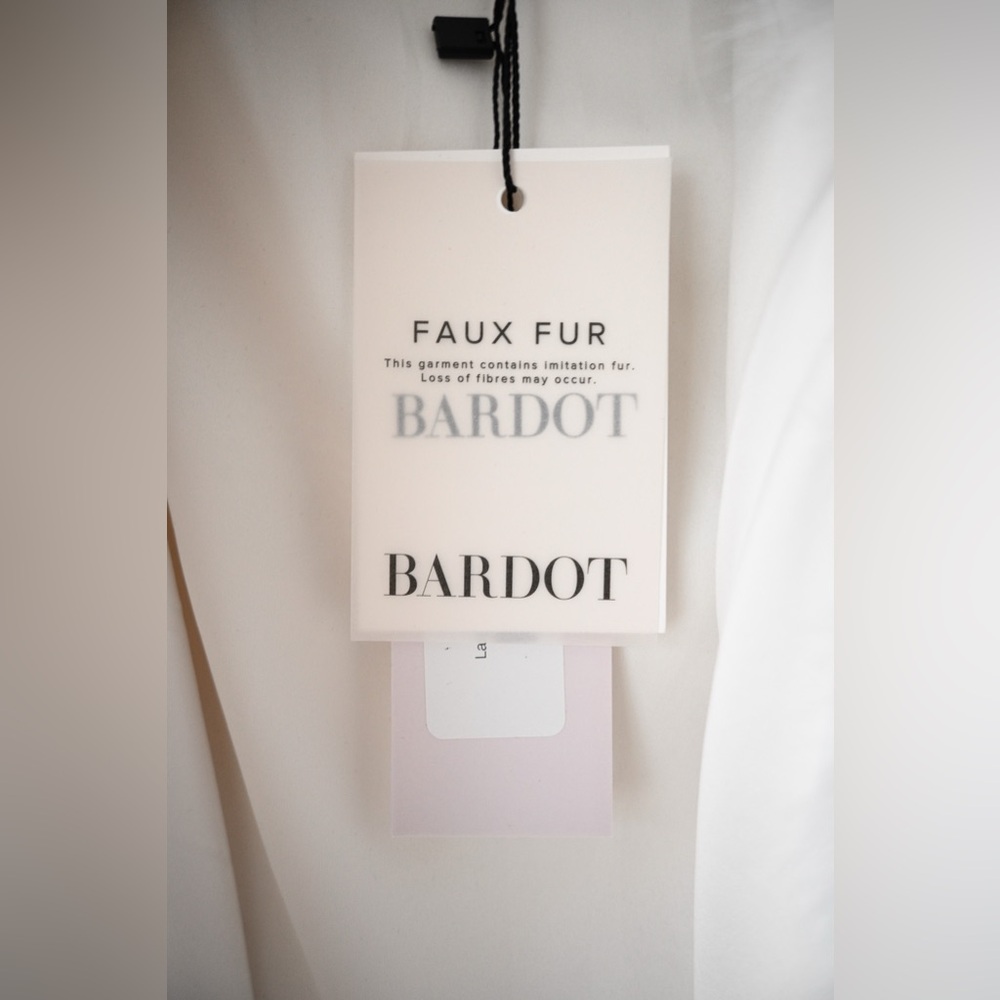 Bardot White Faux Fur Mobwife Jacket NWT - Picture 9 of 9